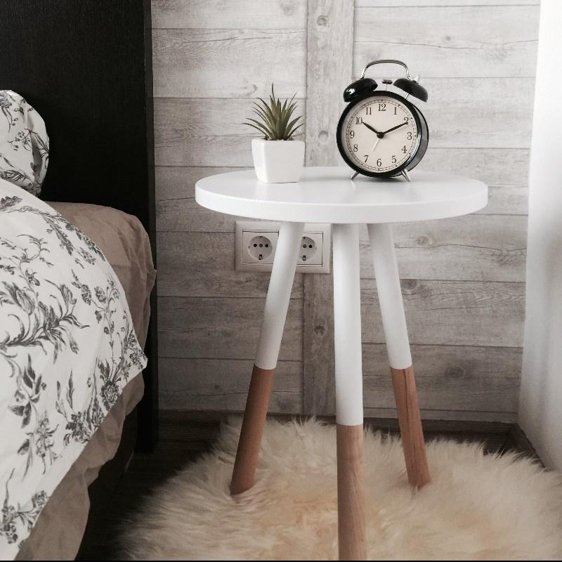 the best nightstand decoration guide